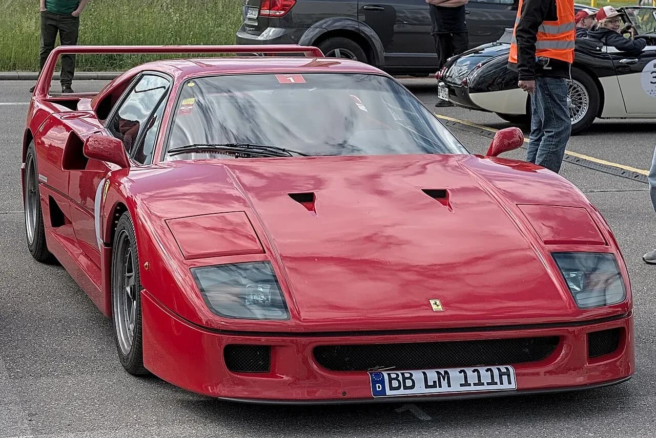 F40 LM and Competizione: when the road car returned to the track